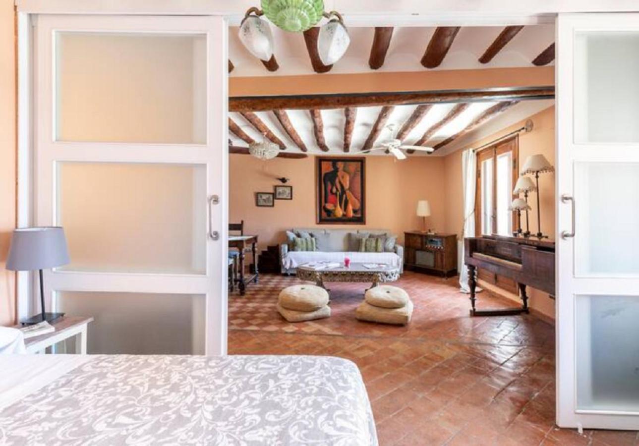 Apartamentos Vino Tinto Y Restaurante Tomate Rosa Adahuesca Extérieur photo