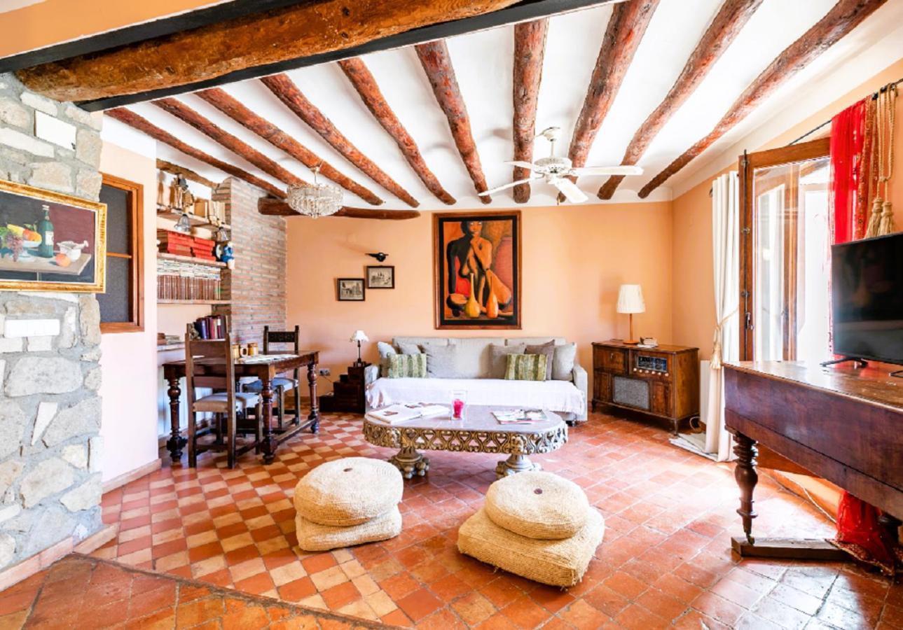 Apartamentos Vino Tinto Y Restaurante Tomate Rosa Adahuesca Extérieur photo