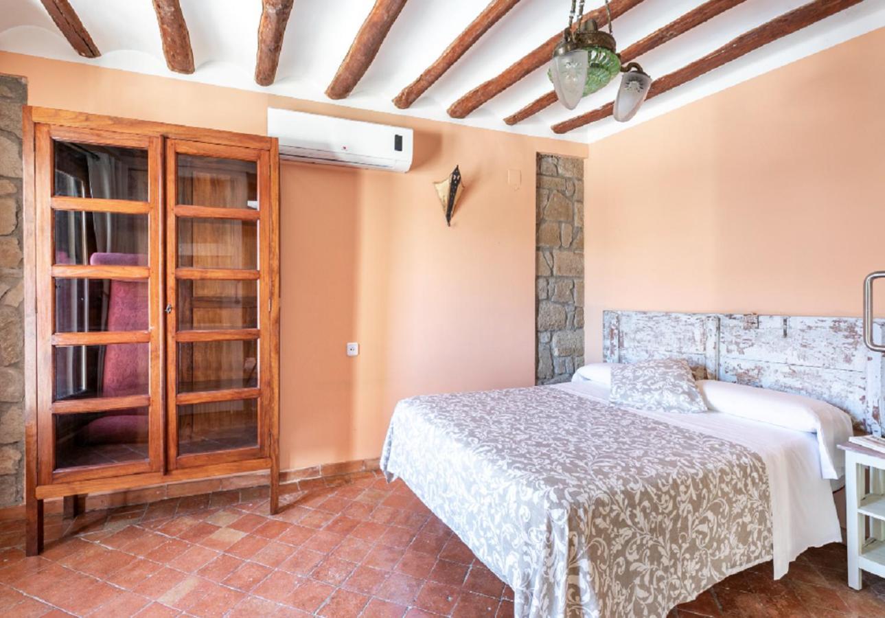 Apartamentos Vino Tinto Y Restaurante Tomate Rosa Adahuesca Extérieur photo
