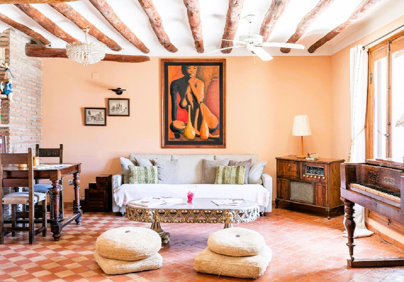 Apartamentos Vino Tinto Y Restaurante Tomate Rosa Adahuesca Extérieur photo